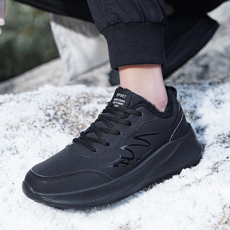 Model 850 – Încălțăminte de iarnă impermeabilă, căptușită, talpă MD antiderapantă (mărimi 39–48) / Модель 850 – зимняя водоотталкивающая обувь с утеплением и MD подошвой (размеры 39–48)