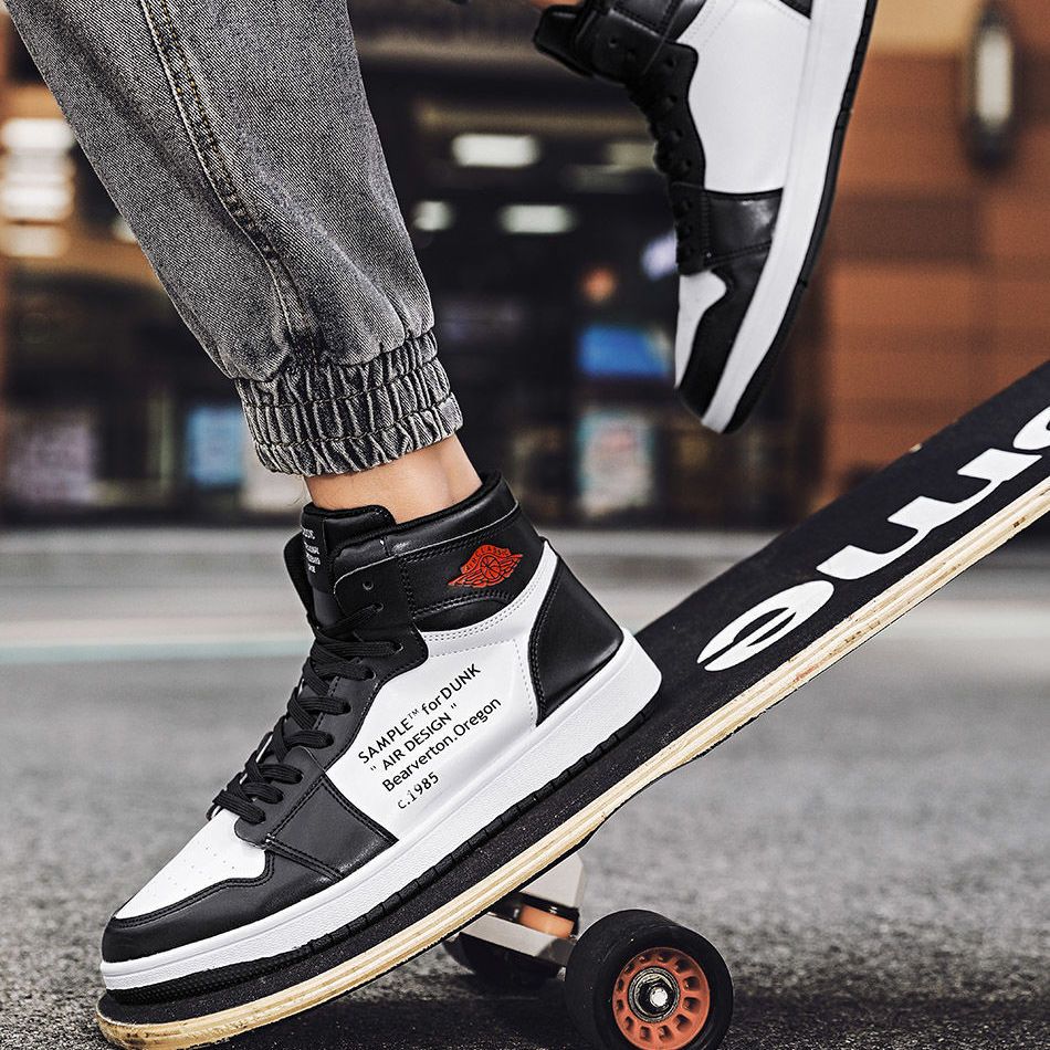 Model: 98009 – încălțăminte de iarnă
Mărimi disponibile: 45, 46, 47